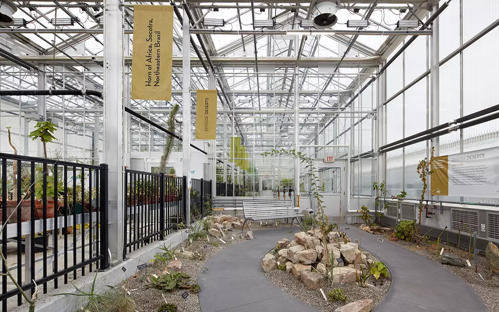 Place to rest with benches inside greeen facilities