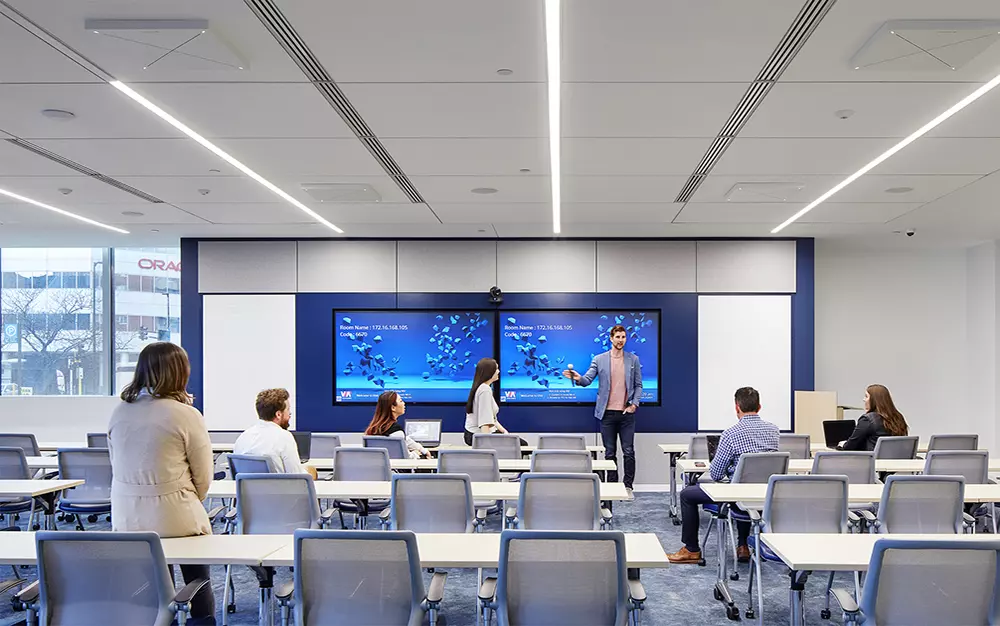 Man presenting a presentation